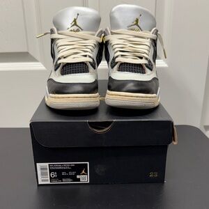 Jordan Retro 4 (GS) Kids Sneakers Pure Platinum/Metallic Gold